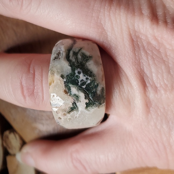 New Carved Faceted Natural Moss Agate Ring. - Picture 4 of 16
